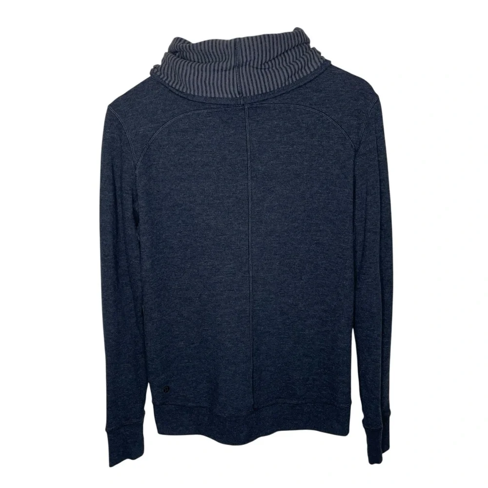 lululemon In A Cinch Long Sleeve Tee Reversible Pullover‎ Gray Stripes